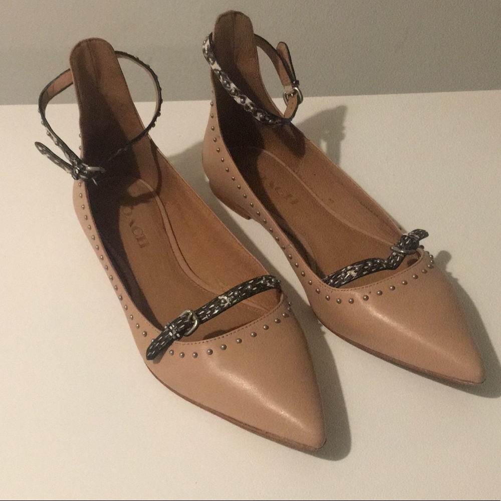 Jody Coach Flat